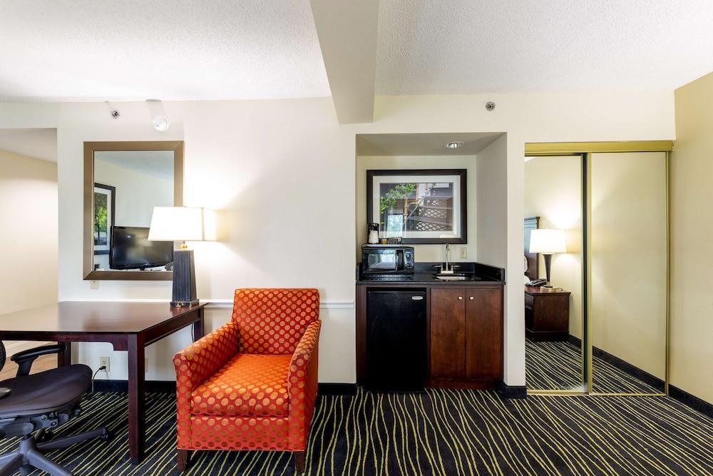 Hampton Inn Columbia I-26/Harbison Blvd Bagian luar foto
