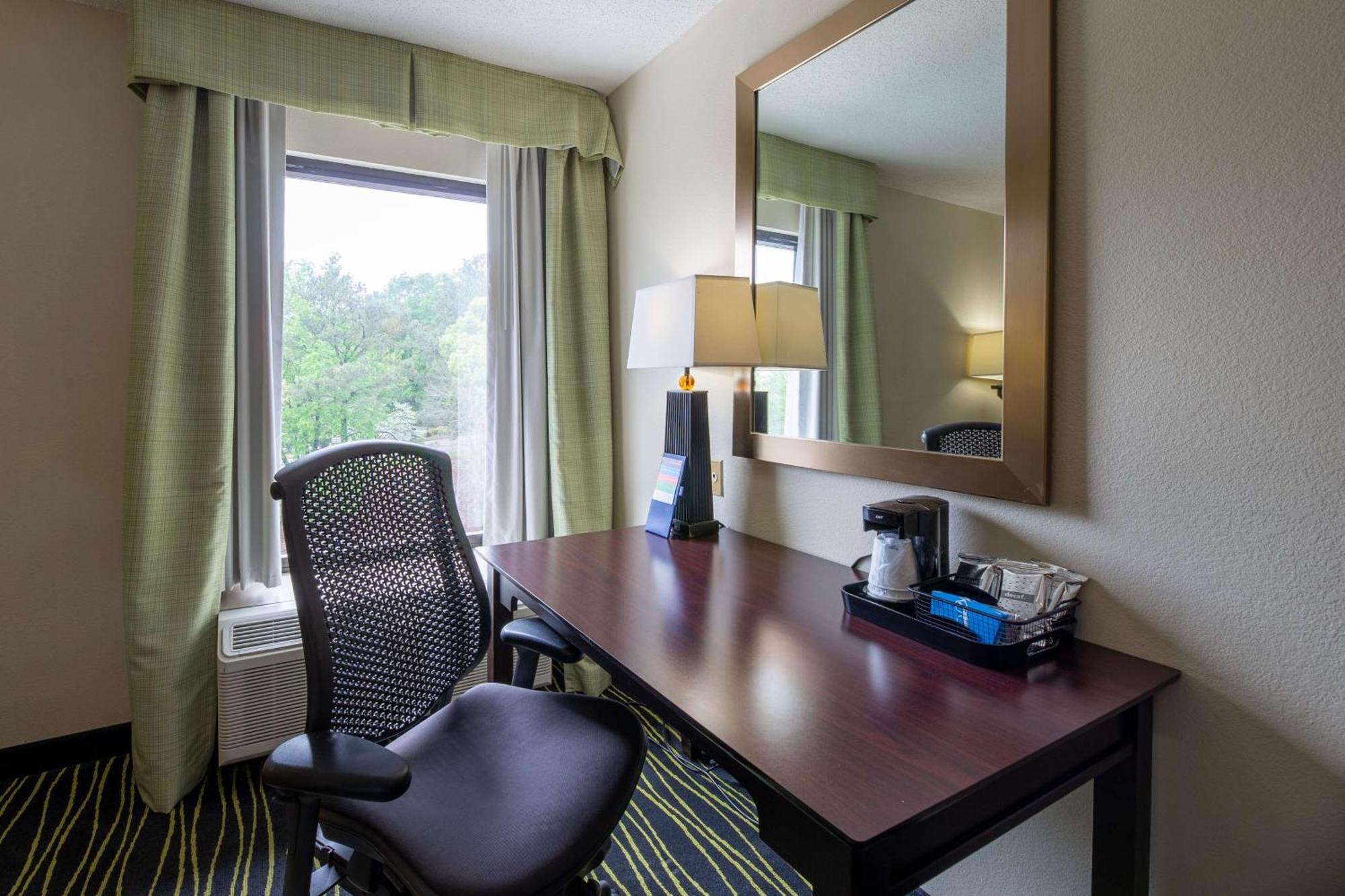 Hampton Inn Columbia I-26/Harbison Blvd Bagian luar foto